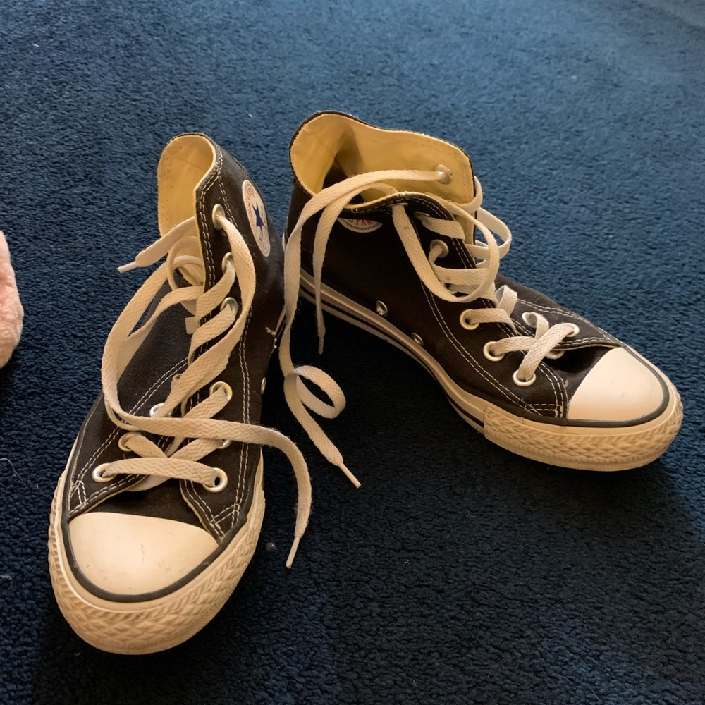 Converse size 6 woman